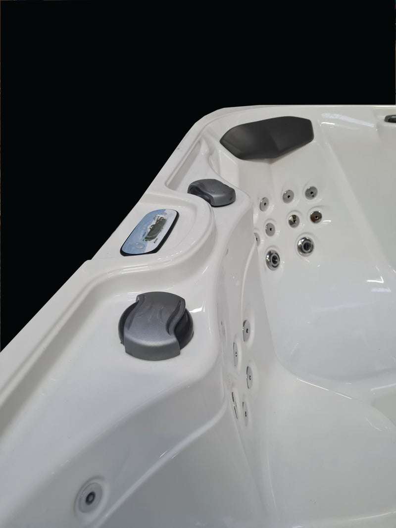 Garden Leisure Hot Tub 780