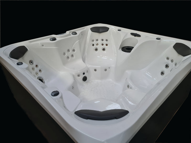 Garden Leisure Hot Tub 780