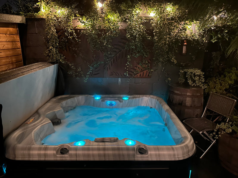 Cove C500 Retreat 26 Jet Hot Tub