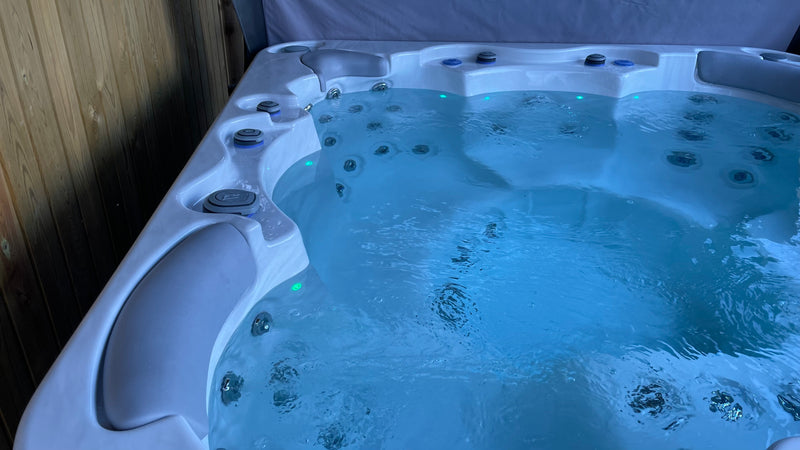 Wellis Jupiter Hot Tub