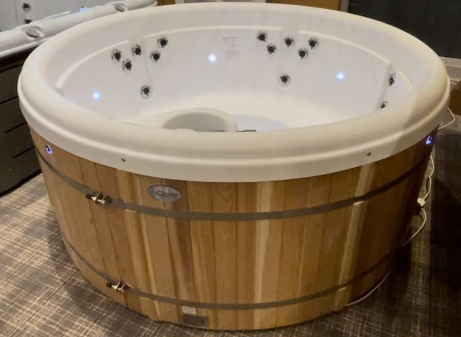 Cove CEDAR C220 Crown II 21 Jet Hot Tub | 0% Finance | Clear