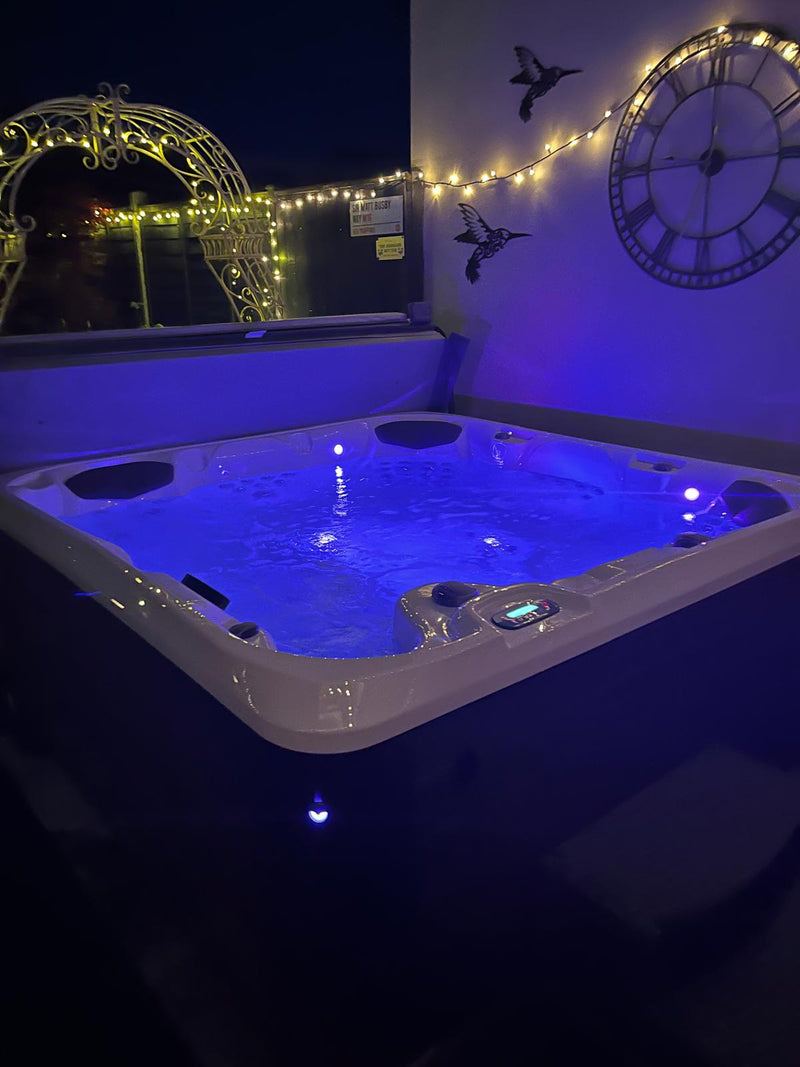 Garden Leisure Hot Tub 680L