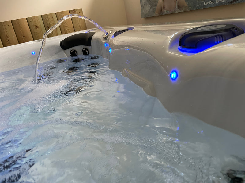 Hawaiian Breeze Hot Tub 740L