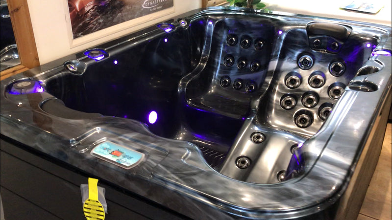 Hawaiian Breeze Hot Tub 536L
