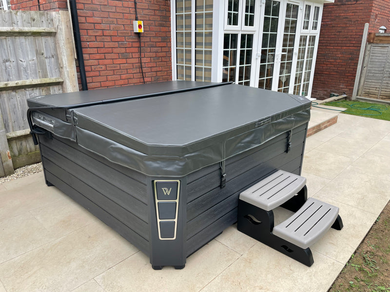 Wellis Malaga Hot Tub