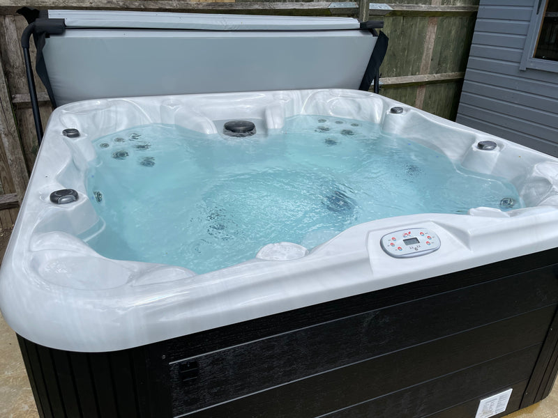 Clear Natural Spas 202B 26 Jet Hot Tub