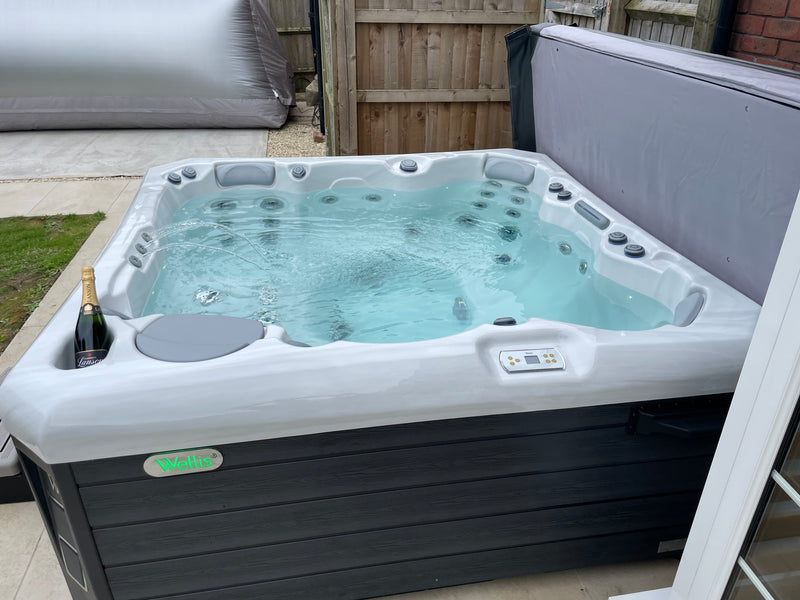 Wellis Malaga Hot Tub
