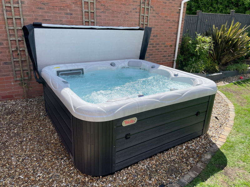 Wellis Venus Hot Tub