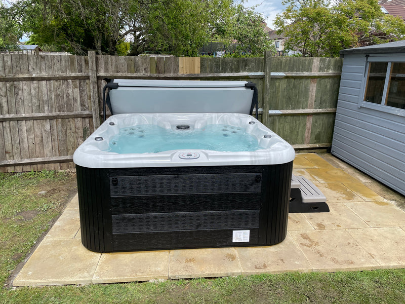 Clear Natural Spas 202B 26 Jet Hot Tub