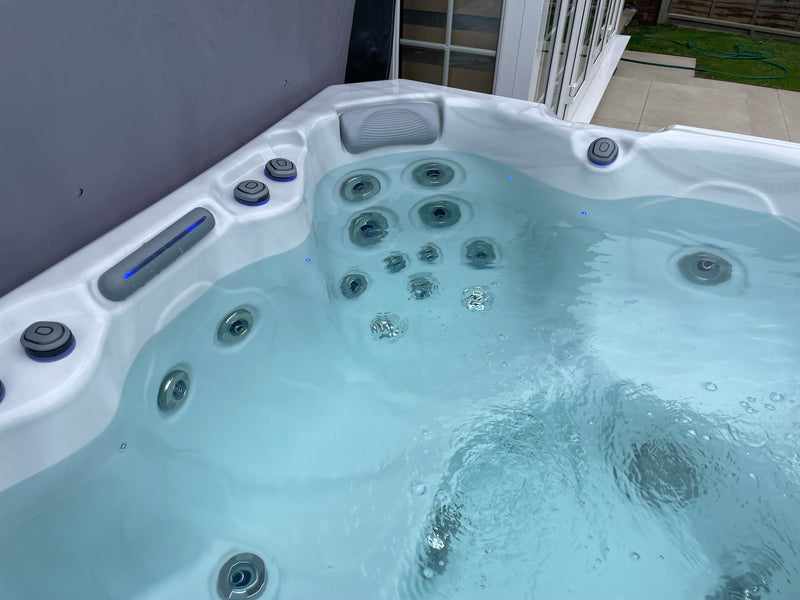 Wellis Malaga Hot Tub