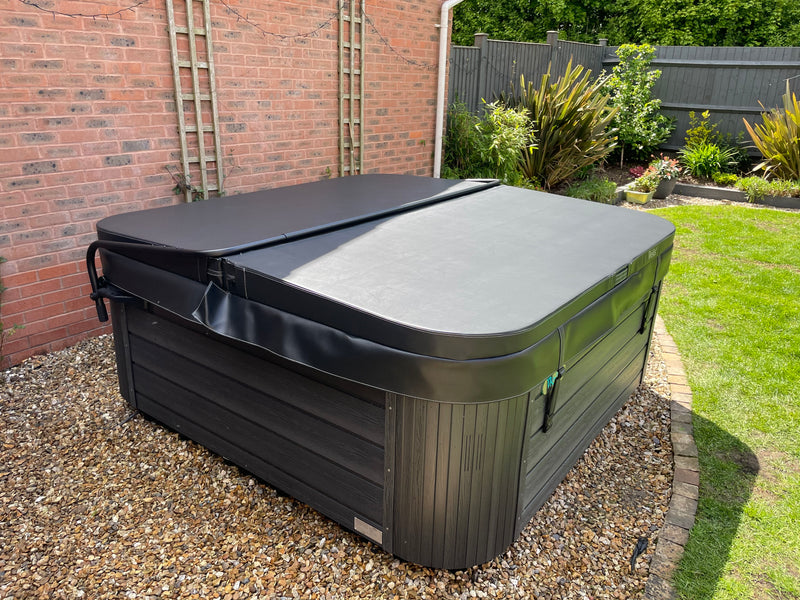 Wellis Venus Hot Tub