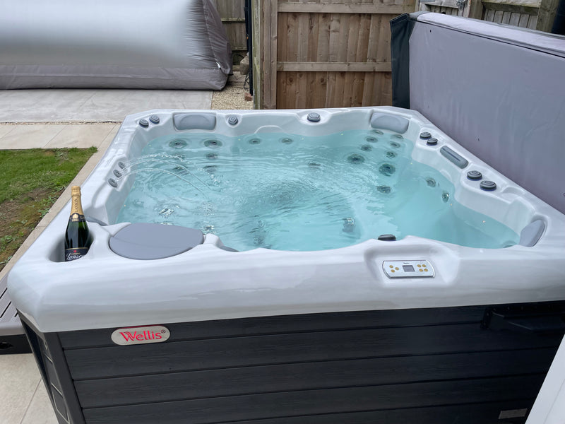 Wellis Malaga Hot Tub