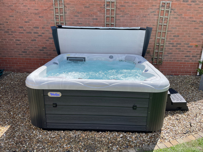 Wellis Venus Hot Tub