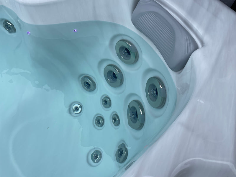 Wellis Malaga Hot Tub