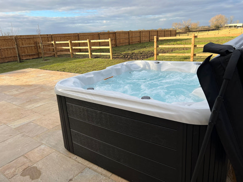 Clear Natural Spas 202B 26 Jet Hot Tub