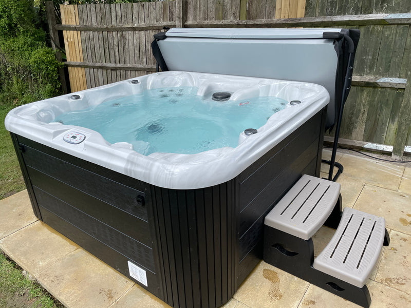Clear Natural Spas 202B 26 Jet Hot Tub